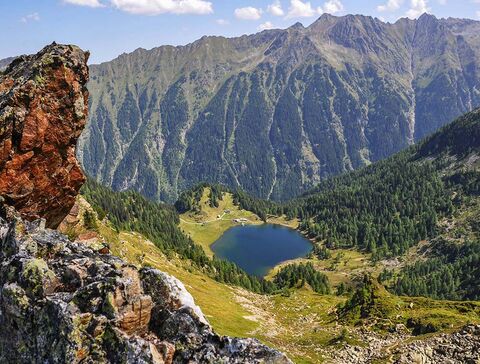 Der Duisitzkarsee mit der Fahrlechhütte und Duisitzkarseehütte