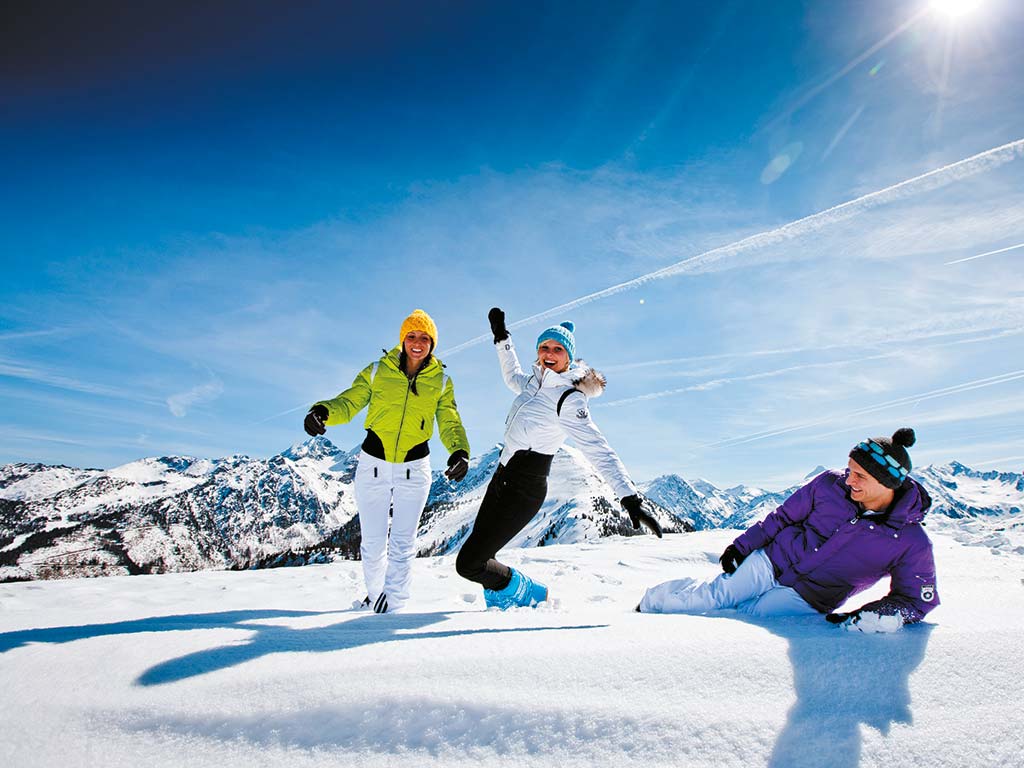 Fun in the snow with a view of the Schladminger-Tauern